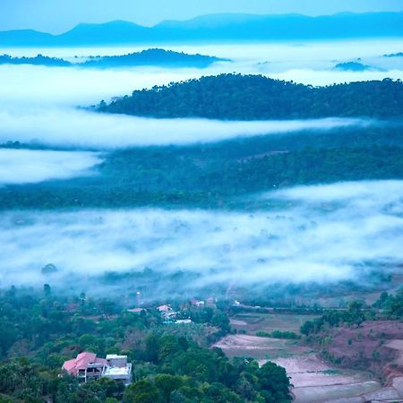 Hotel Shawrya The Grand Madikeri Extérieur photo